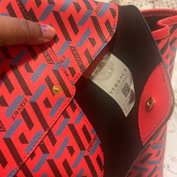 Versace Greca Canvas Tote 💎Rare Find💎 In Red and Blue. - Picture 8 of 11
